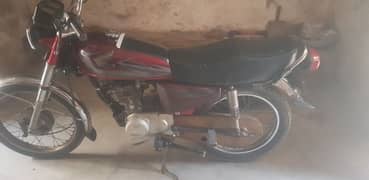 Honda 125  Canadian 10.8 my watsap only 03467168685