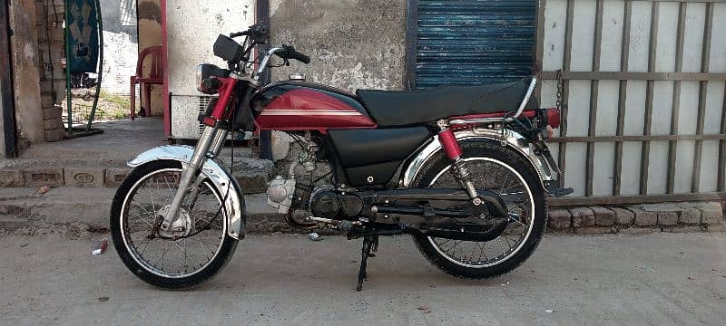 united 70cc 2023 model Islamabad Number 0/3/1/5/6/5/1/7/8/7/2 0