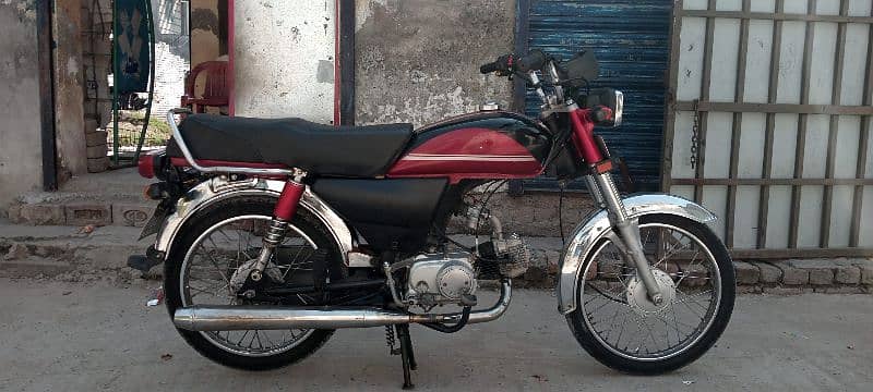 united 70cc 2023 model Islamabad Number 0/3/1/5/6/5/1/7/8/7/2 3