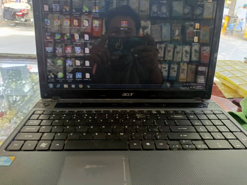 hay I am selling my old laptop Acer aspire  modal 5763z 4