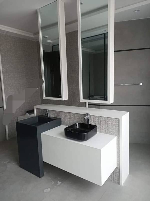 Corian Vanities/ Corian fabrication/ Corian kitchen Top/Corian niches 6