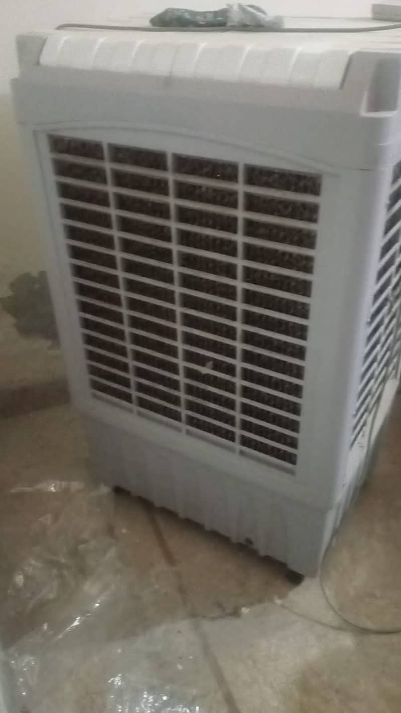 Air cooler for sale on 3 months used in new condition serious buyers 1