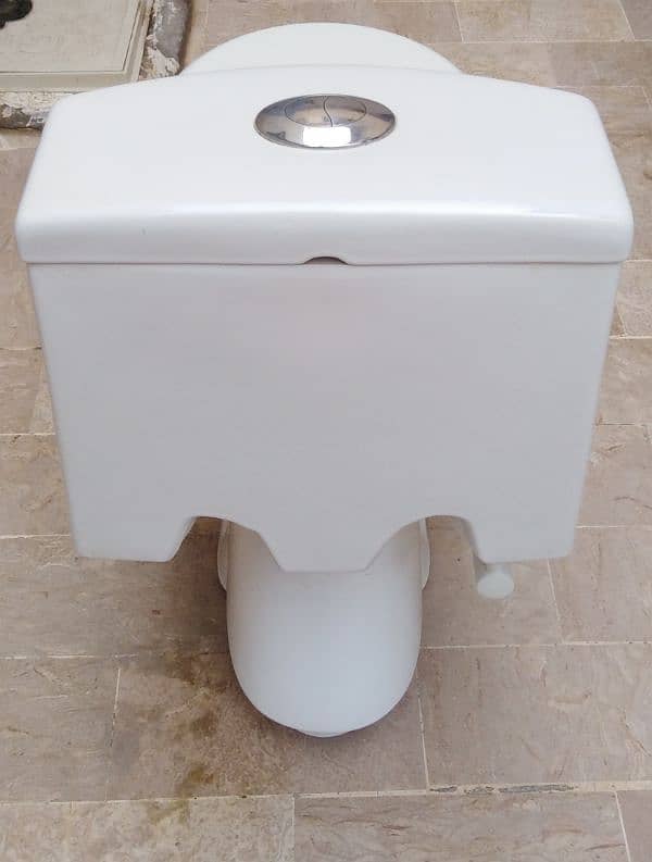 PORTA 1 PIECE COMMODE 2