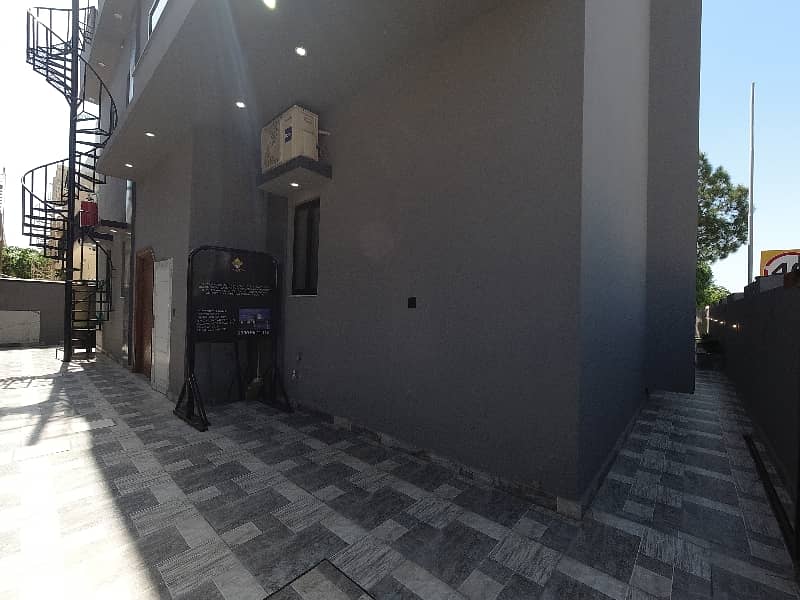 10 Marla House Available In Bahria Town Phase 2 For Sale 46