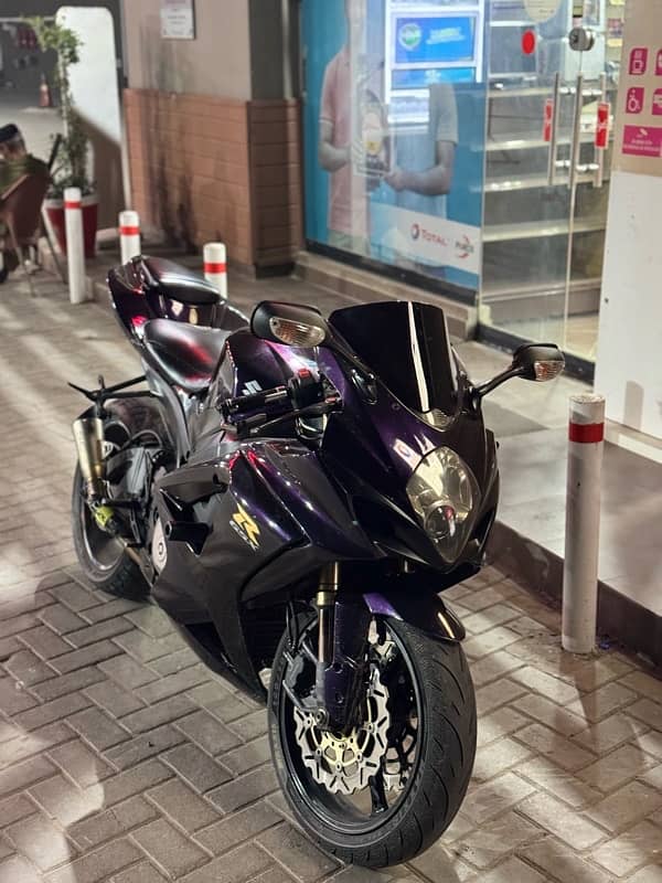 Suzuki GSXR 1000 0