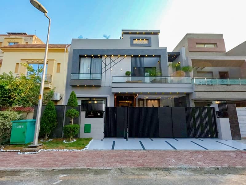 House Spread Over 10 Marla In Bahria Town - Overseas A Available 0