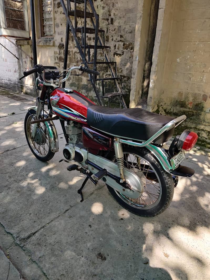 Honda CG 125 2015 4