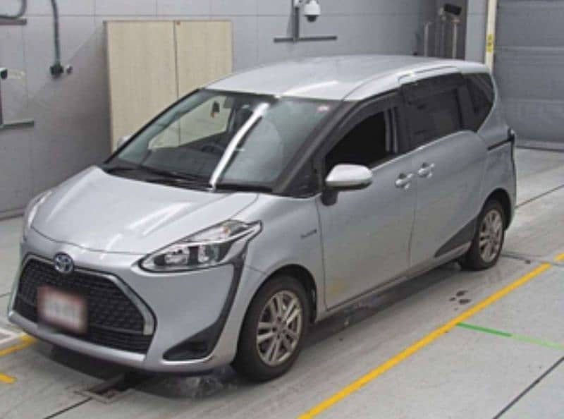 Toyota Sienta 2020 1