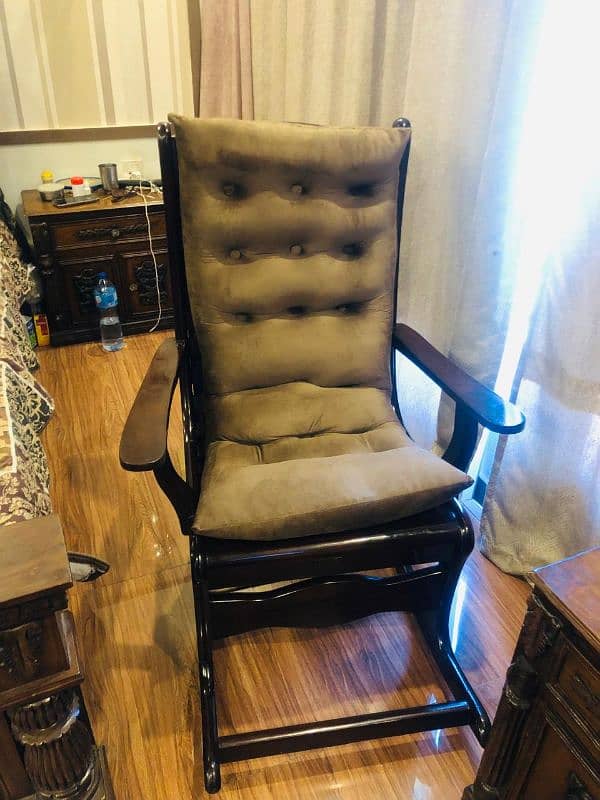 almost new rocking chair 1