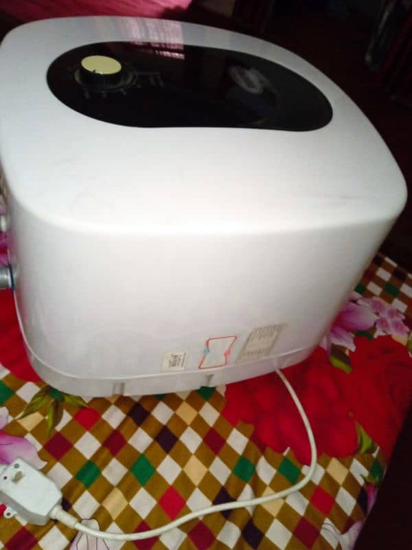 Canon 30 Liter Electric gyser 2