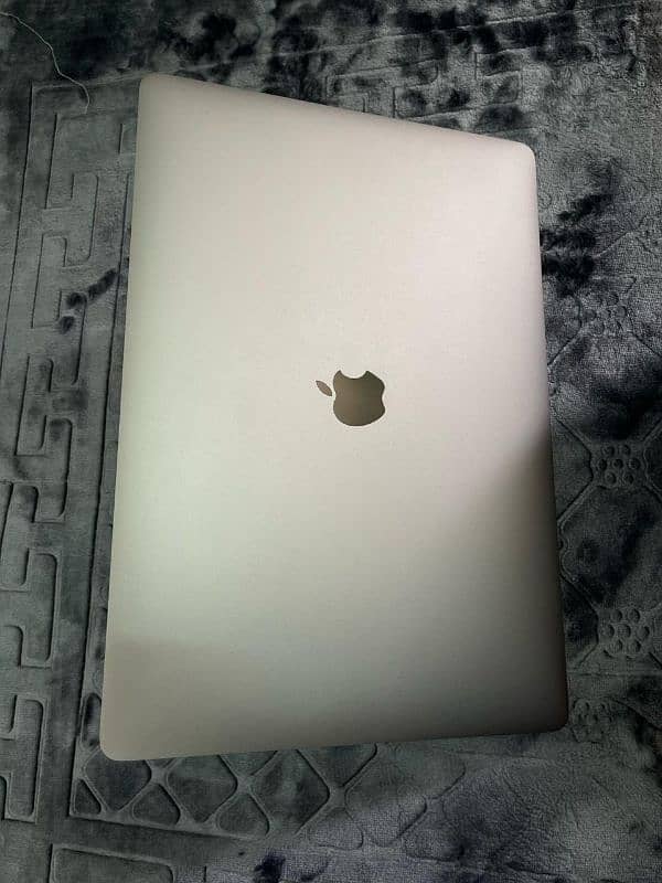 URGENT SALE!!! MACBOOK PRO 2018 1TB 1