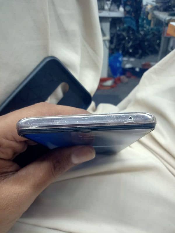 oppo f11 for urgent sale 8/256 7