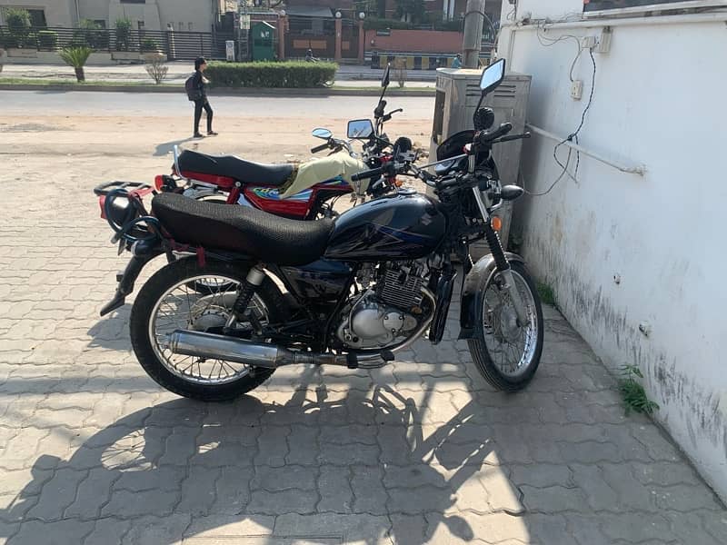 Suzuki gs150 2014 5