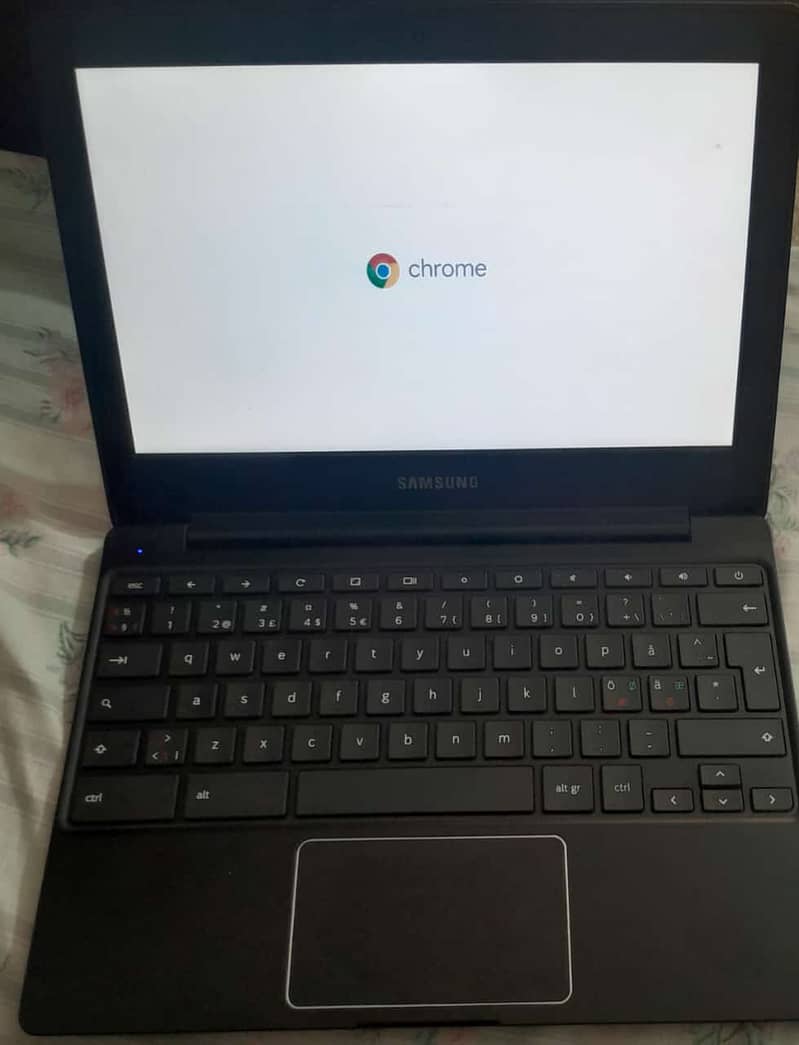 SAMSUNG Chrome Book 7