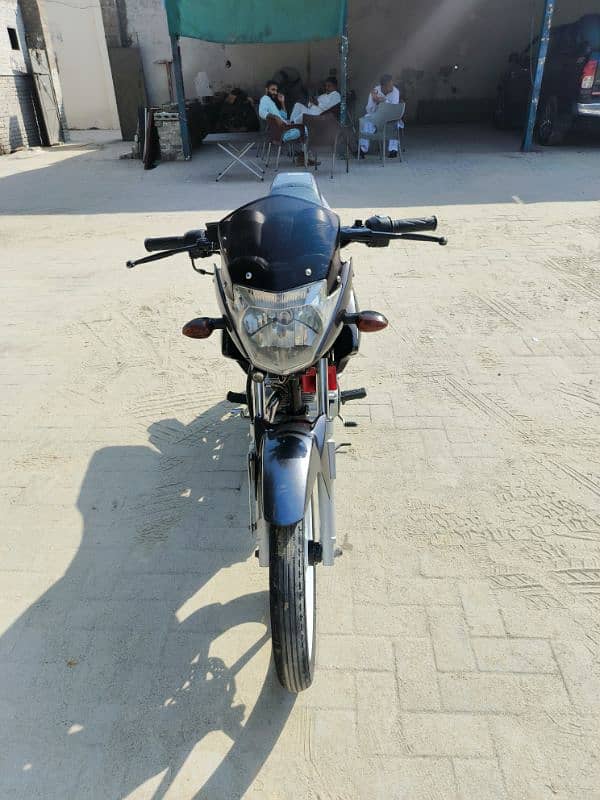 YAMAHA    YBR 125 (4 Stroke 125cc OHC Air Cooled) 1