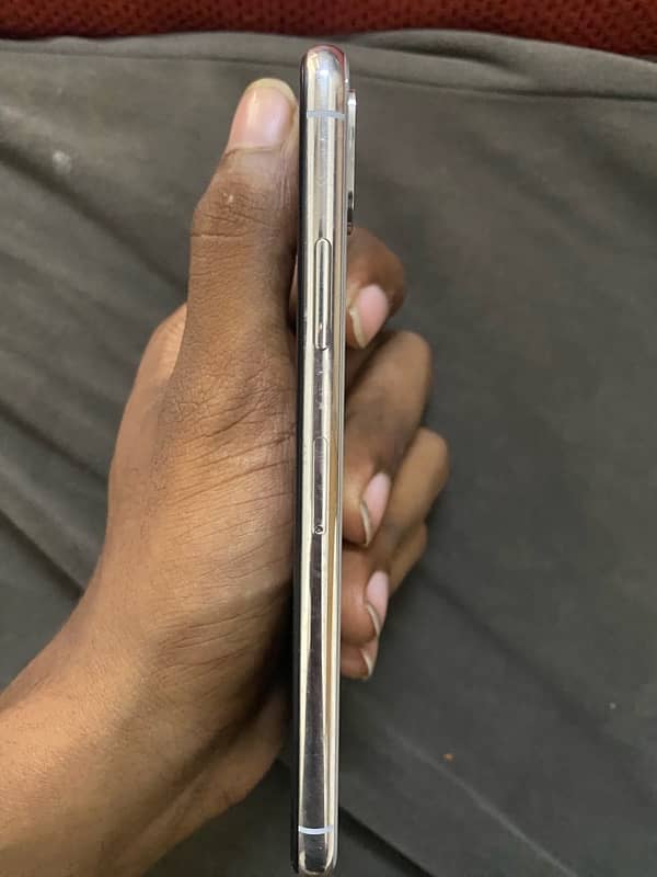 Iphone X Pta Approved 10/9 condition contact only on whatsapp 4