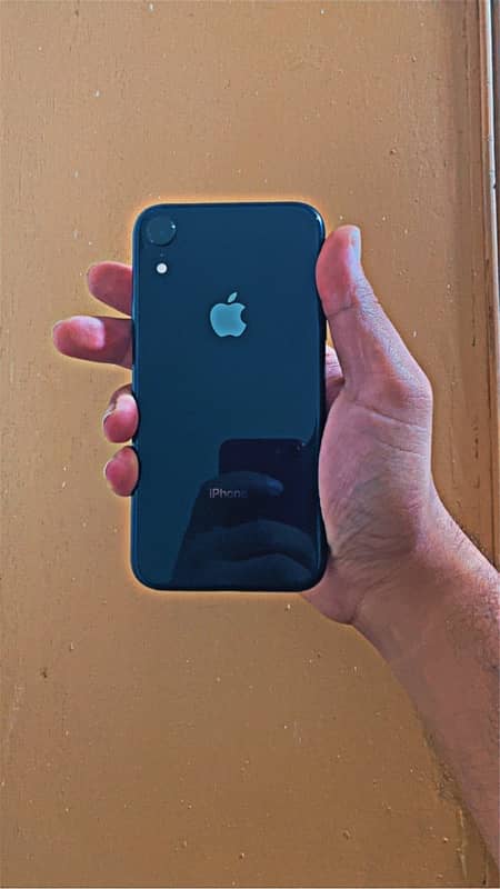 iPhone XR 128GB Gaming (CASH ONLY) 10