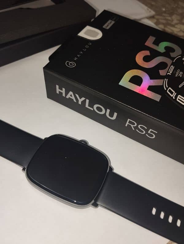 Redmi HAYLOU RS5 big Super Amoled 60hz Display with 2 Straps Hd Call 11