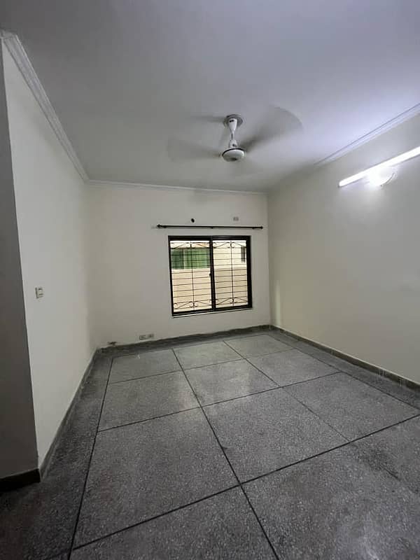 10- Marla 5 Badroom House Tipu Design Available For Sale Askari-10, Lahore 5