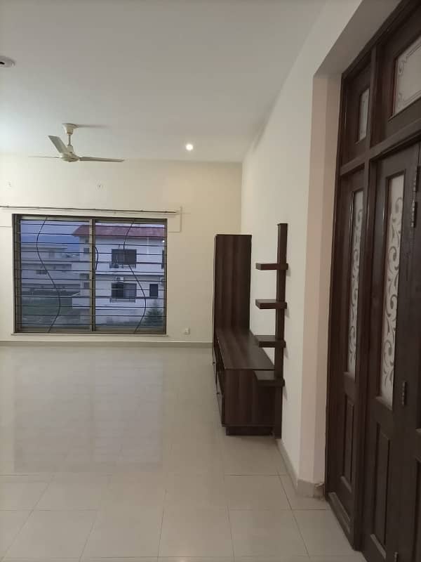 1 Kanal house upper portion Available for rent in Dha phase 2 Islamabad 6