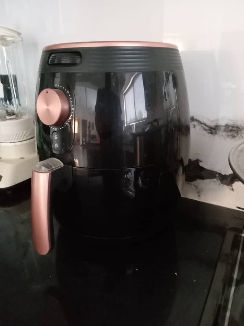 Air fryer in new conditon 1