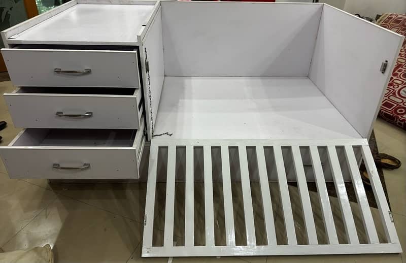 Baby Cot / Baby Bed with 4 Drawers and 2 Storages 1