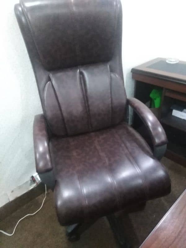 Office Furniture Available for Sale 4