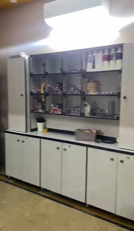 Furnished Beauty Parlour Available For Rent In Gulshan 5