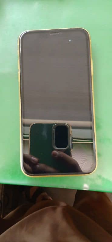 iPhone 11 100% original condition water pack no any scratches 7