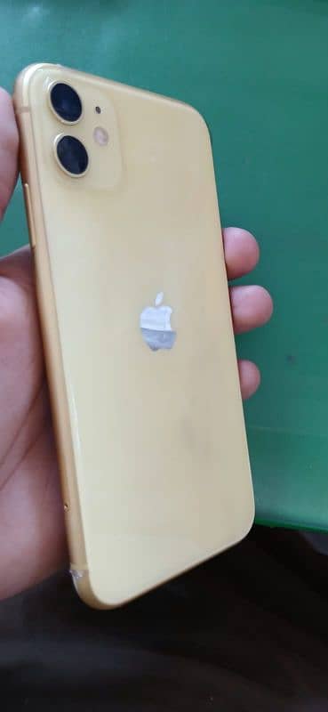 iPhone 11 100% original condition water pack no any scratches 9