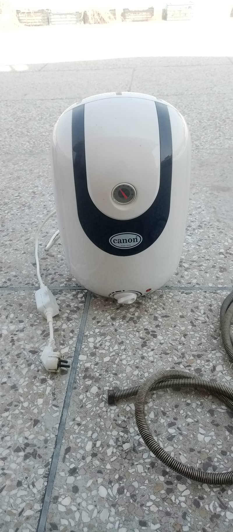 Instant Heating Electric Canon Geyser 10-LCF 1