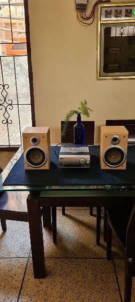 Home sound system stereo Amplifier and Bookshelf speakers 9