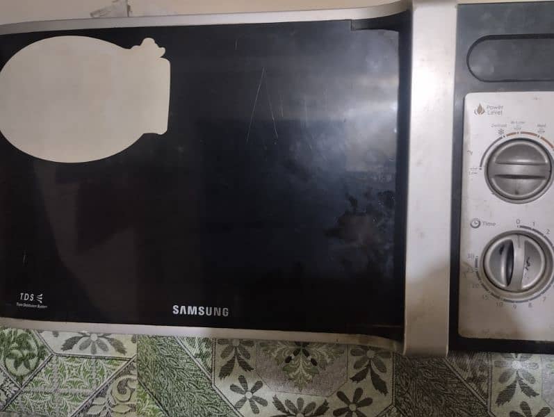 microwave oven in good condition 0