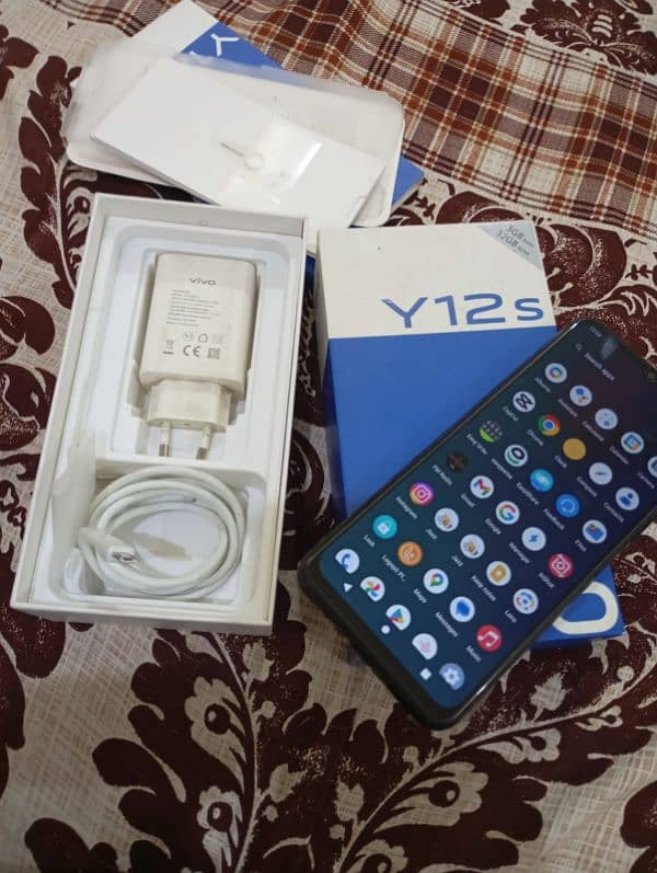 Vivo y12s  3gb 32gb. 1