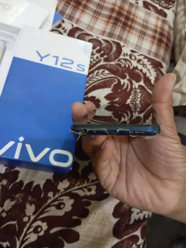 Vivo y12s  3gb 32gb. 4