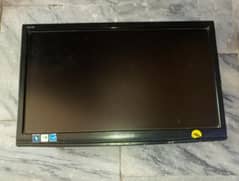 Used me lcd hai condition ap ky samny hai  17 inch penal  4 line hai