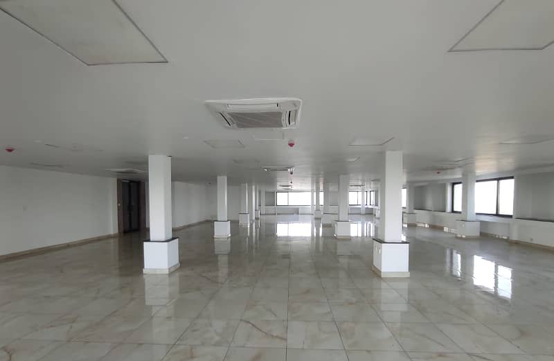 A High Profile Office Is Available With Qulaity Ambience 6