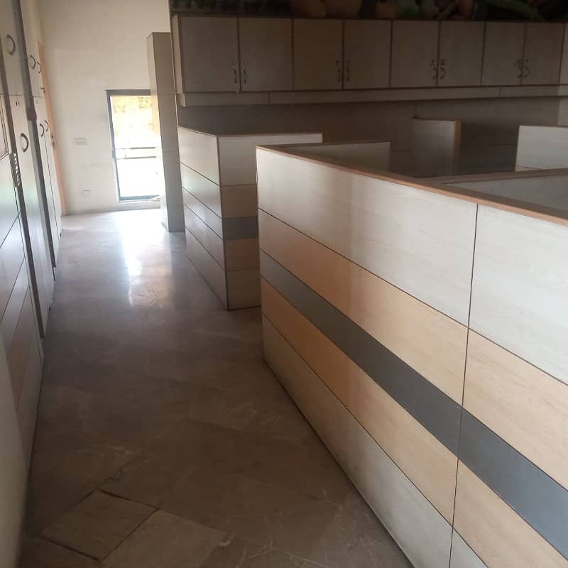 A High Ambience Building Floor Is Available At Ideal Location 4