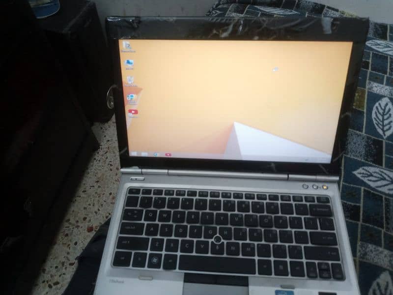 HP ELITEBOOK 1