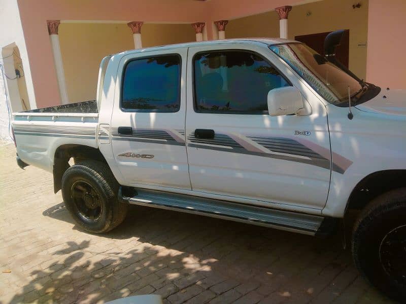 Toyota Hilux 1999 11