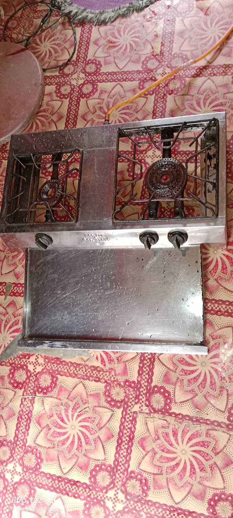 Full size stove hai k mahenay use hui hai bilkul perfect condition hai 2