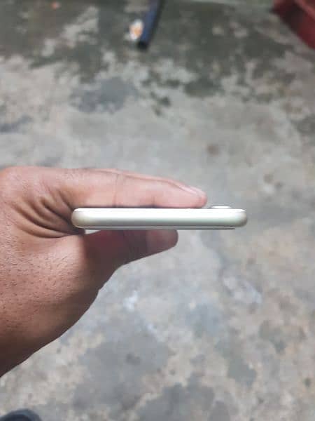 iPhone 7 128gb pta approve 4