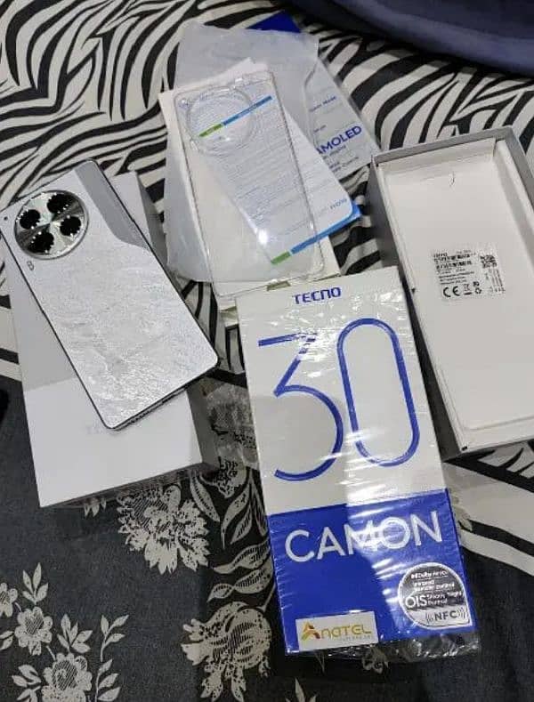 Techno Camon 30 (12+12/256) 1