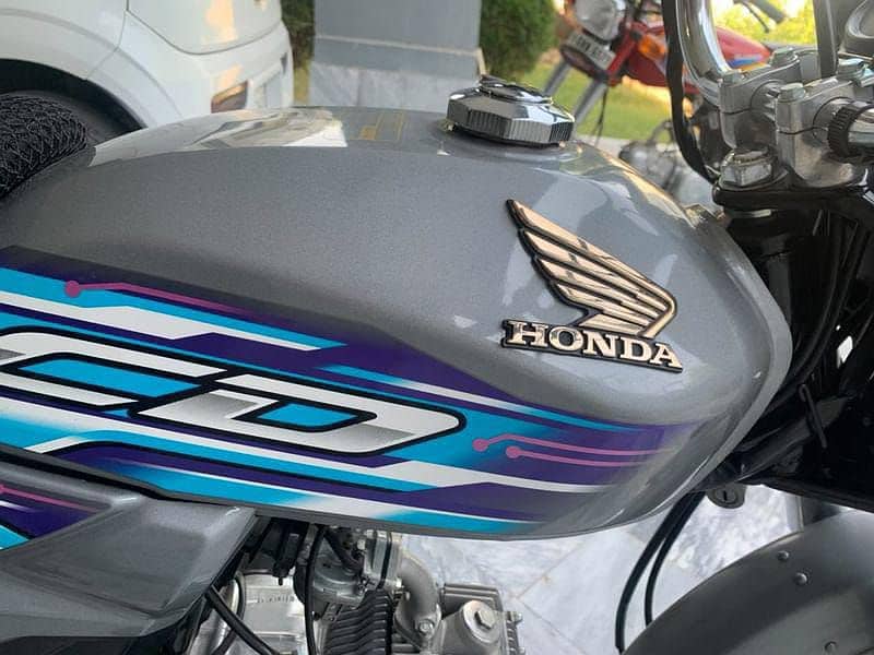 Honda CD 70 dream 4