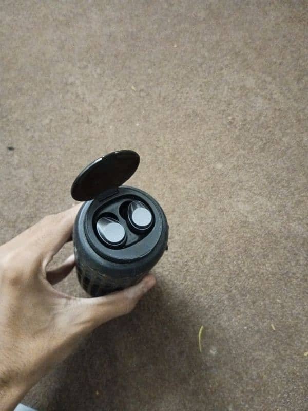 M47 speaker and headphones for sale 5