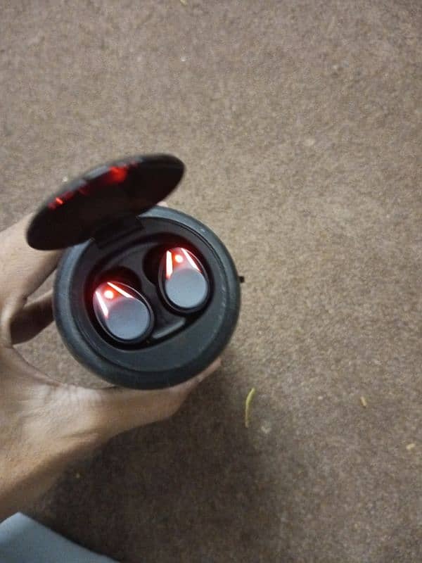 M47 speaker and headphones for sale 6