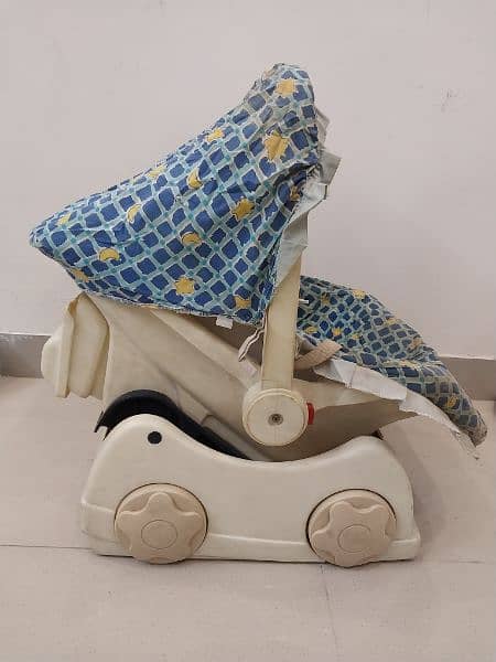 3 in 1 Carry Cot 1