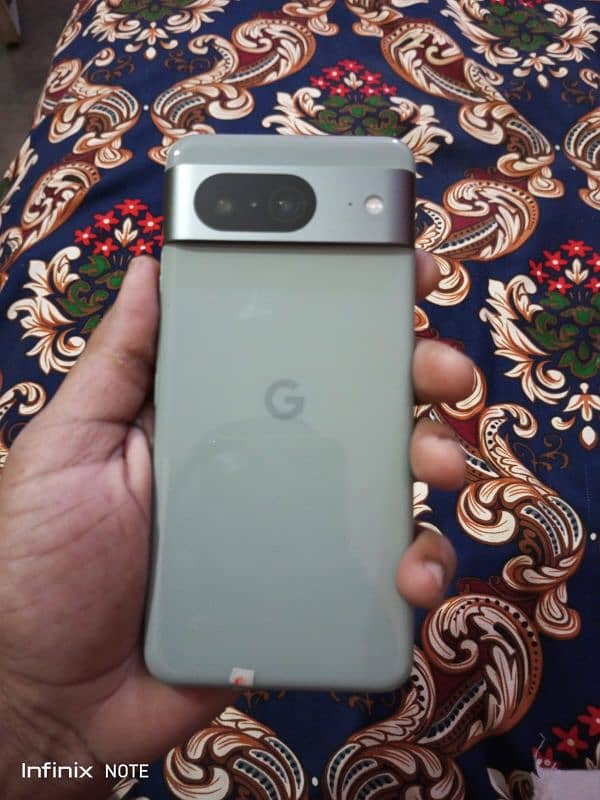 Google Pixel 8, 8GB 128GB, condition 10/10 2