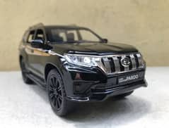 1/24 Toyota Landcruiser Prado Model car (black color)