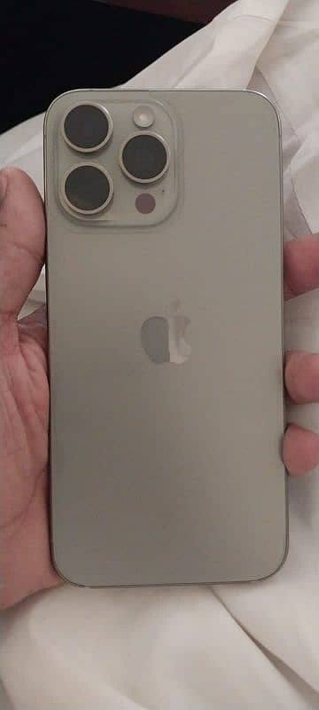 iPhone 15 Pro Max 256 Natural titanium 1